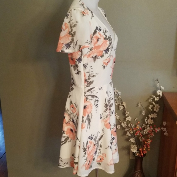 Abercrombie & Fitch mini wrap dress - Picture 5 of 8